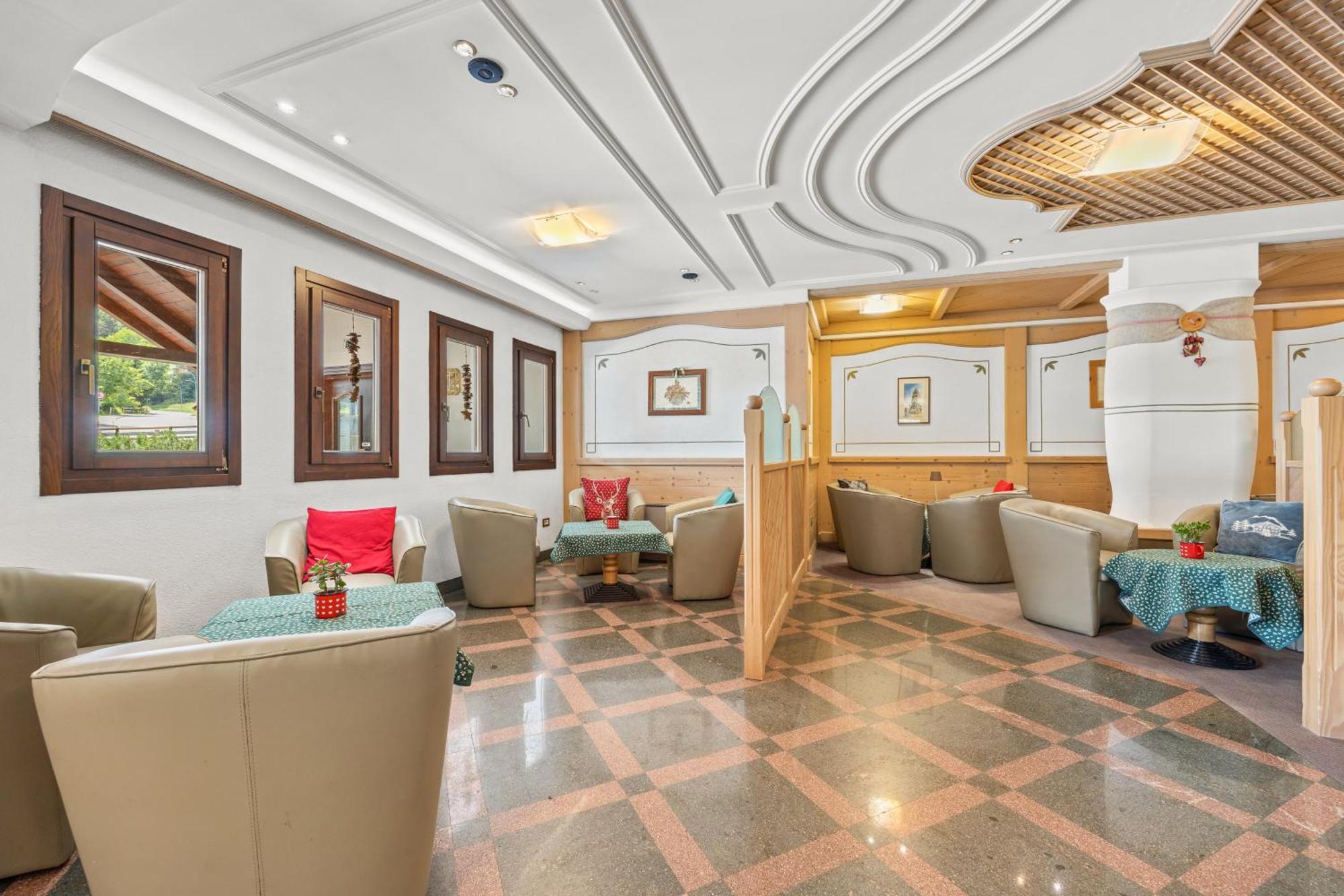 كافاليسِّ Aparthotel Des Alpes المظهر الخارجي الصورة