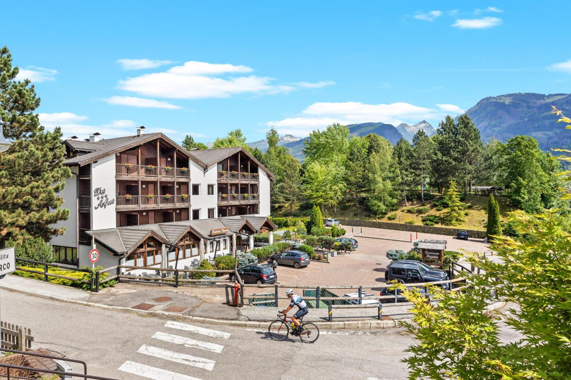 كافاليسِّ Aparthotel Des Alpes المظهر الخارجي الصورة