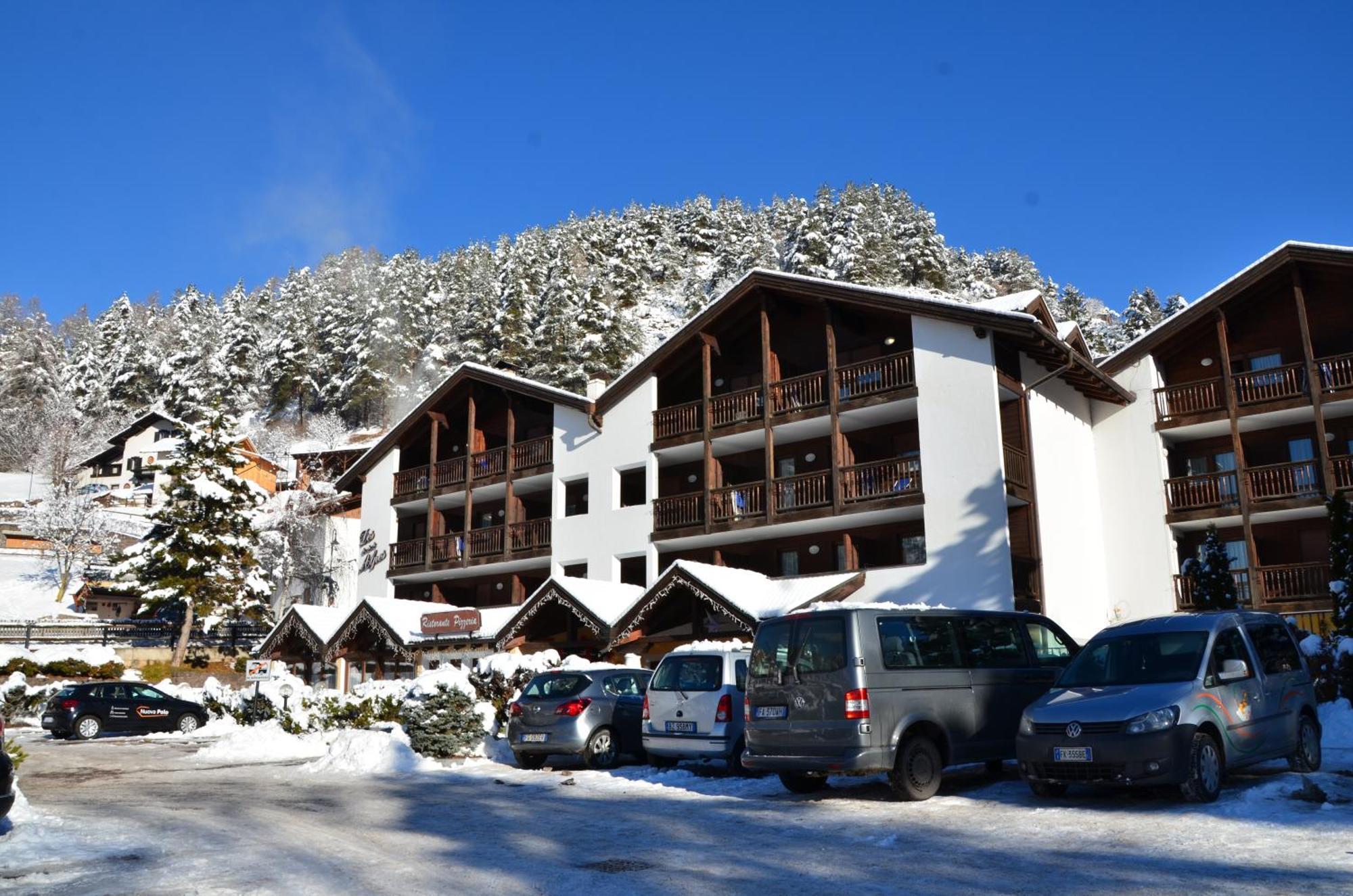 كافاليسِّ Aparthotel Des Alpes المظهر الخارجي الصورة